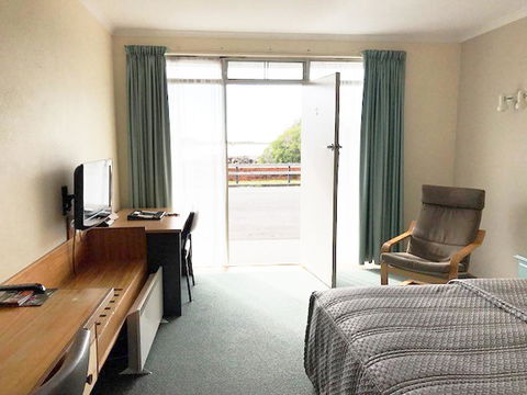The Waterfront Wynyard - Whitsundays Accommodation 38