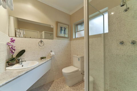 The Waterfront Wynyard - Whitsundays Accommodation 22