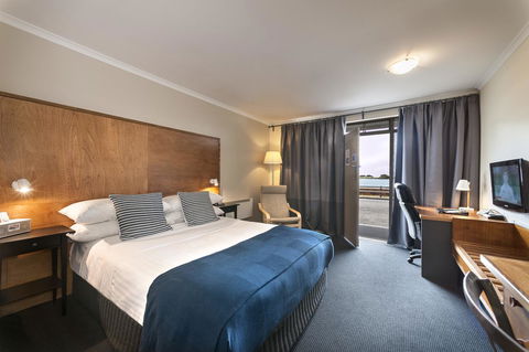 The Waterfront Wynyard - Whitsundays Accommodation 27