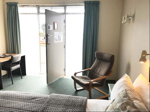 The Waterfront Wynyard - Whitsundays Accommodation 35