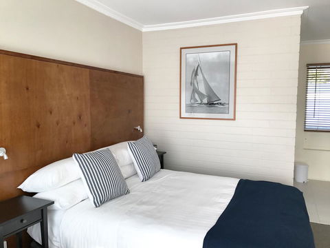 The Waterfront Wynyard - Whitsundays Accommodation 1