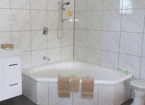 Driftwood Strahan Villas - Whitsundays Accommodation 21