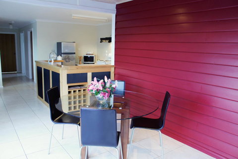 Mermaids Of Bicheno - Whitsundays Accommodation 3