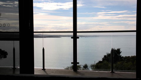 SEA EAGLE COTTAGE Amazing Views Of Bay Of Fires - Whitsundays Accommodation 25