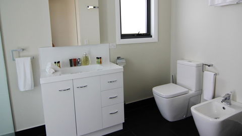 SEA EAGLE COTTAGE Amazing Views Of Bay Of Fires - Whitsundays Accommodation 28