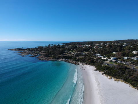 SEA EAGLE COTTAGE Amazing Views Of Bay Of Fires - Whitsundays Accommodation 13