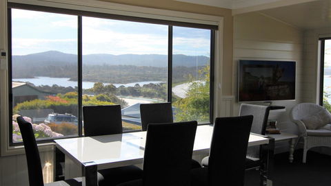 SEA EAGLE COTTAGE Amazing Views Of Bay Of Fires - Whitsundays Accommodation 24