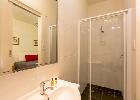 Graham Apartments - Whitsundays Accommodation 24