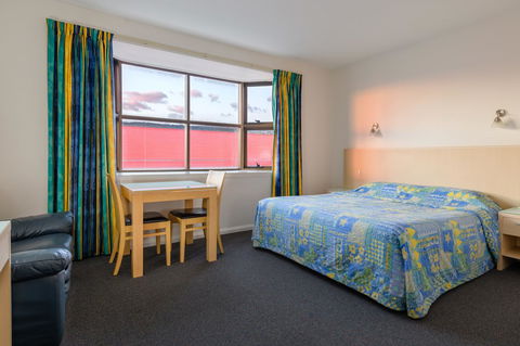 Mayfair Plaza Motel And Apartments - Whitsundays Accommodation 11