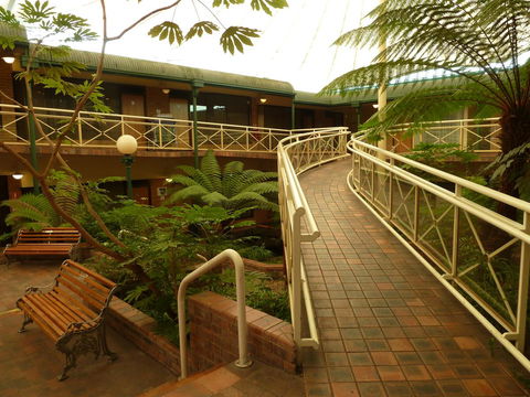 Mayfair Plaza Motel And Apartments - Whitsundays Accommodation 0