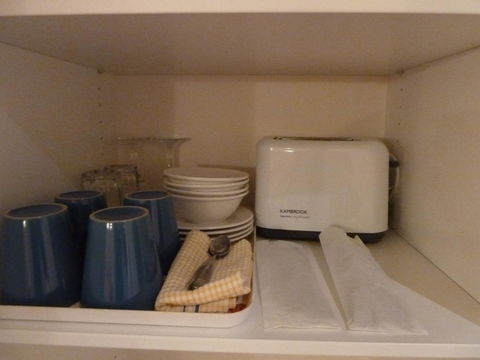 Mayfair Plaza Motel And Apartments - Whitsundays Accommodation 13