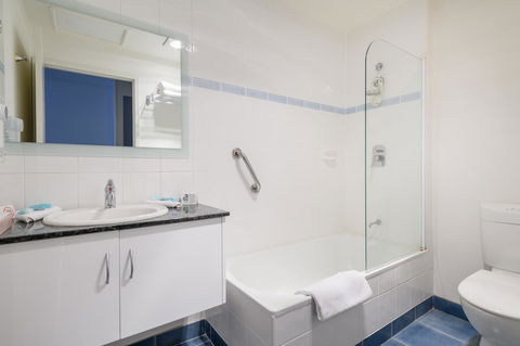 Mayfair Plaza Motel And Apartments - Whitsundays Accommodation 8