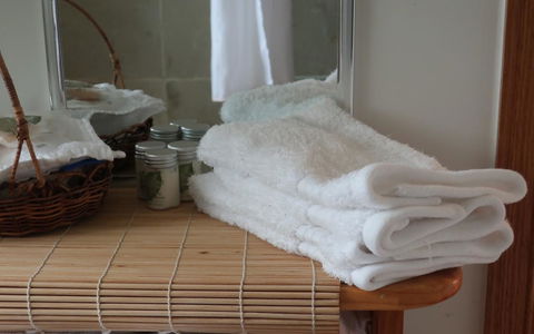 Cherry Top Farmstay - Boutique Eco Village - Whitsundays Accommodation 2