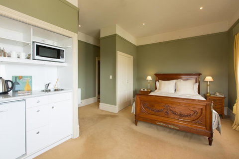 Grande Vue Hotel - Whitsundays Accommodation 8