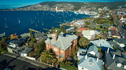 Grande Vue Hotel - Whitsundays Accommodation 0