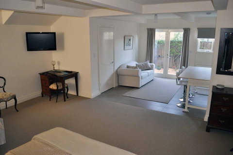 Belton Apartments-Hedge Cottage - Whitsundays Accommodation 31