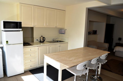 Belton Apartments-Hedge Cottage - Whitsundays Accommodation 9