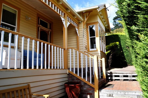 Belton Apartments-Hedge Cottage - Whitsundays Accommodation 3
