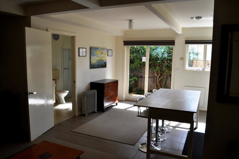 Belton Apartments-Hedge Cottage - Whitsundays Accommodation 2