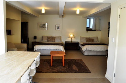 Belton Apartments-Hedge Cottage - Whitsundays Accommodation 8