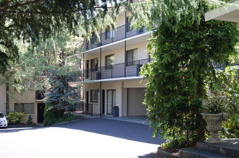 Grosvenor Court Apartments - Whitsundays Accommodation 0