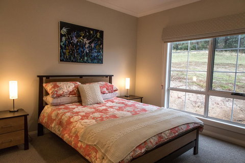 Mountain Blue Guest House - Whitsundays Accommodation 17