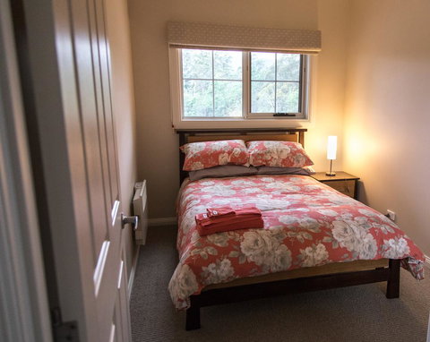 Mountain Blue Guest House - Whitsundays Accommodation 15