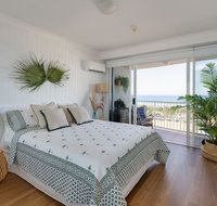 NEW Beautiful 2 Bed Ocean Views in Broadbeach - Whitsundays Accommodation