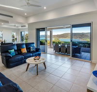 New La Bella Waters 1 Wide Reaching Ocean Views And Buggy - Whitsundays Accommodation