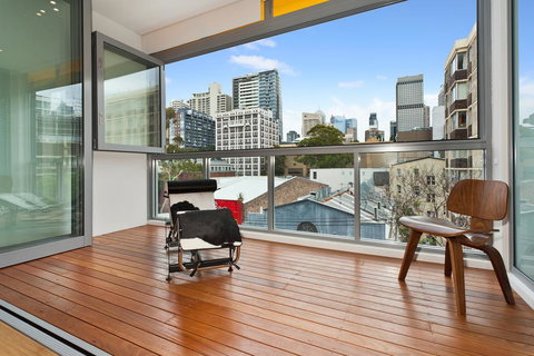 New York On Riley - Split-Level Executive 2BR Darlinghurst Apartment With A New York Feel - Whitsundays Accommodation 0