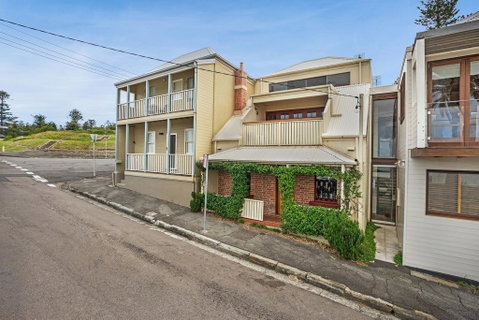 Newcastle Executive Homes - Oceanview Terrace - Whitsundays Accommodation 3