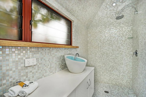 Newcastle Executive Homes - Oceanview Terrace - Whitsundays Accommodation 1