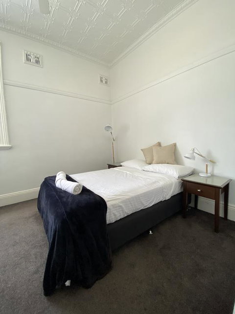 Newcastle Hotel - Whitsundays Accommodation 1