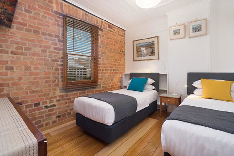 Newcastle Short Stay Apartments - 9 Alfred Street - Whitsundays Accommodation 1