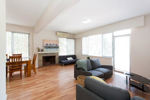 Nights On Broadway - Close To River, UWA & Hospitals - Whitsundays Accommodation 0