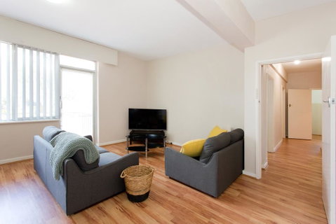 Nights On Broadway - Close To River, UWA & Hospitals - Whitsundays Accommodation 3