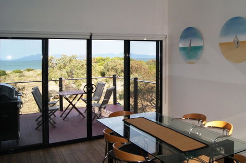 Nine Mile Escape - Whitsundays Accommodation 0