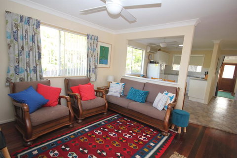 NORTH HAVEN SEA BREEZE - 9 David Campbell St , North Haven - Whitsundays Accommodation 3
