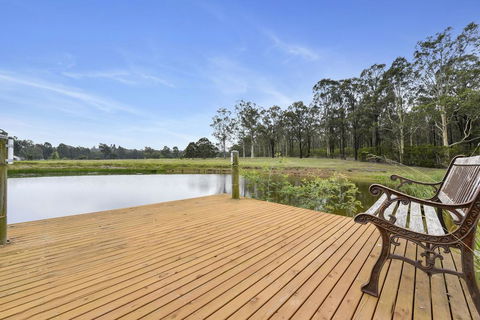 Nulkaba Escape, Super Central, Walk To Zoo, Short Drive To Potters + Wineries - Whitsundays Accommodation 0