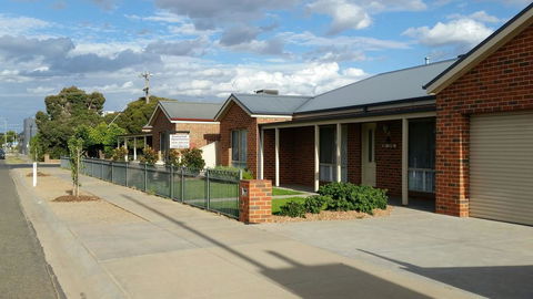 Numurkah Apartments - The Saxton - Whitsundays Accommodation 0