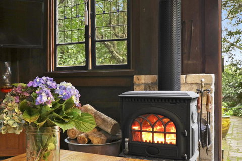 NUNGAROO COTTAGE - Whitsundays Accommodation 0