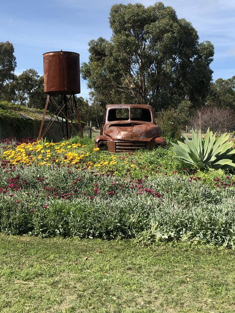 Nutcrackers Lodge - Whitsundays Accommodation 0