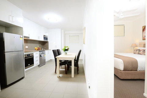 Oaks Moranbah Suites - Whitsundays Accommodation 3
