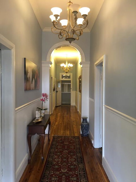 Oakwood Cottage - Whitsundays Accommodation 3