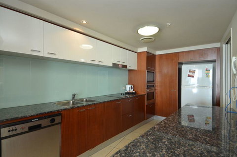 Ocean And Waterway View, 34th Floor, Chevron Renaissance - Whitsundays Accommodation 3