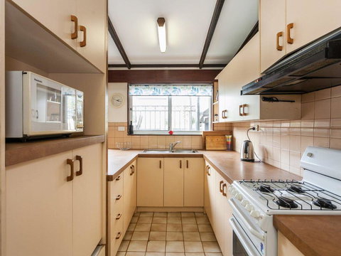 OCEAN SOUNDS - Anglesea - Whitsundays Accommodation 2