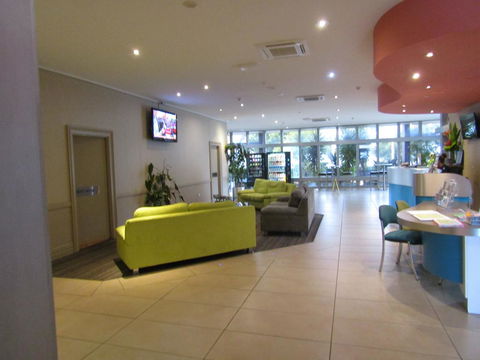 Ocean View Studios 75 The Strand, Free Fast Wifi/Foxtel - Whitsundays Accommodation 2