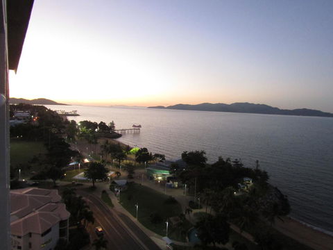 Ocean View Studios 75 The Strand, Free Fast Wifi/Foxtel - Whitsundays Accommodation 1