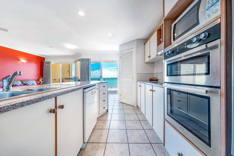 Ocean Views Galore - Airlie Beach - Whitsundays Accommodation 2