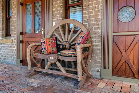 Old Bank Boutique Hotel - Whitsundays Accommodation 2